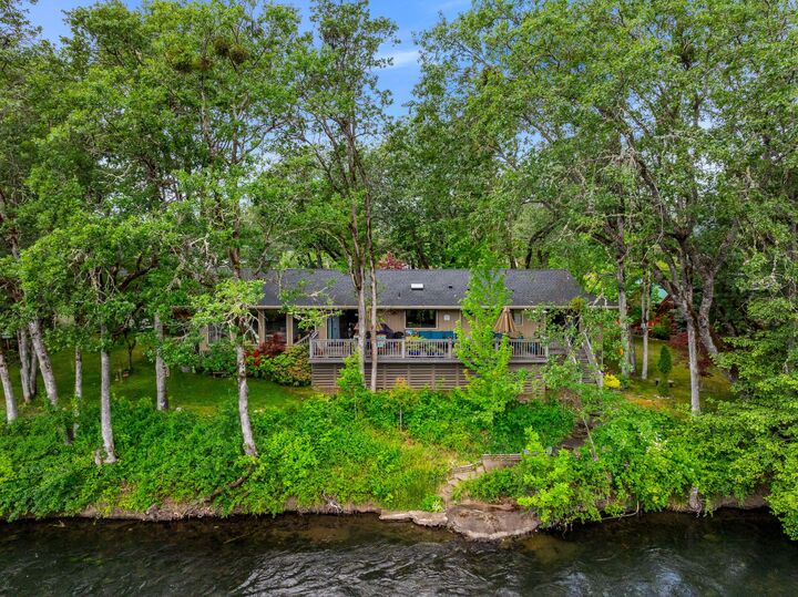 Property Photo:  22300 Highway 62  OR 97539 