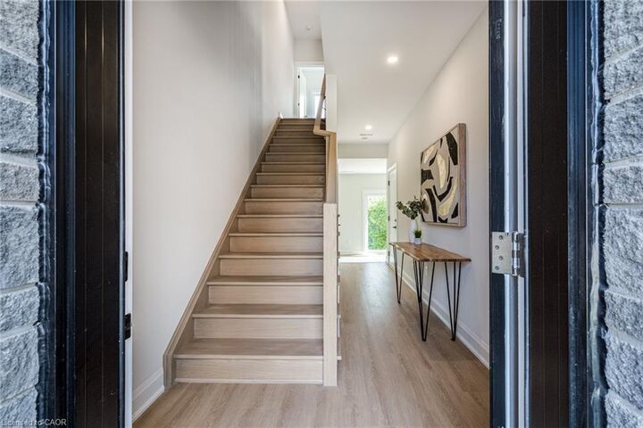 Property Photo:  292 Vine Street 70  ON L2M 0E1 