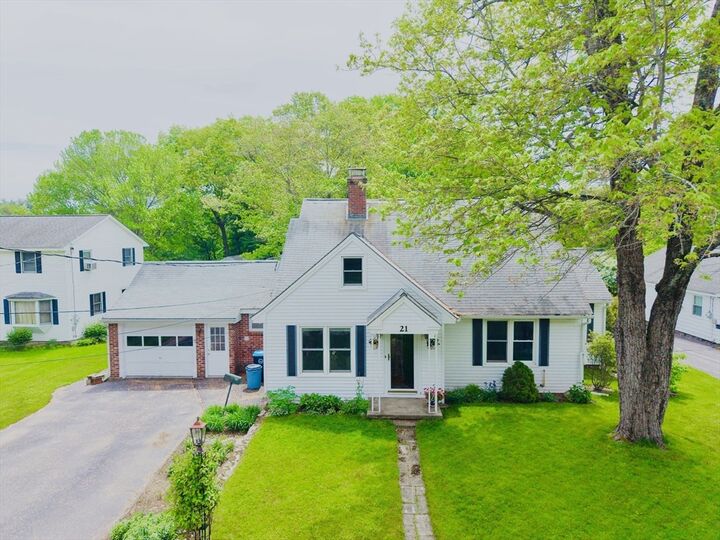 Property Photo:  21 Eaton Pl  MA 01545 