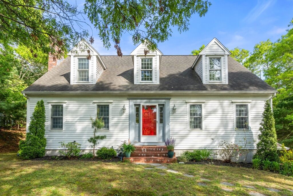 Property Photo:  8 Friendship Ln  MA 02532 