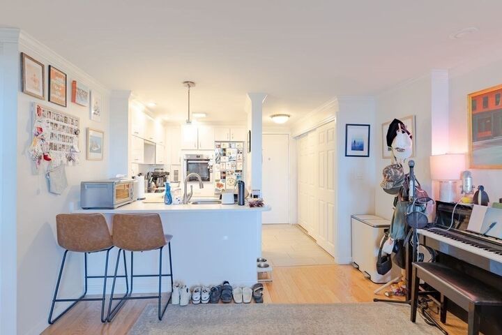 Property Photo: 19 Winchester 806 MA 02446