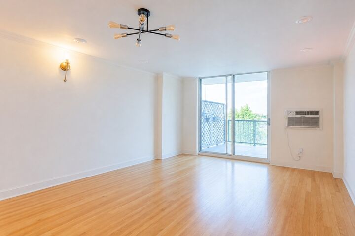Property Photo:  19 Winchester 806  MA 02446 