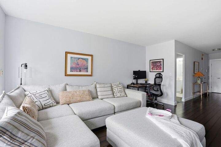 Property Photo:  65 E India Row 14A  MA 02110 