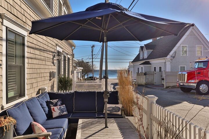 Property Photo:  368 Commercial Street Unit G  MA 02657 