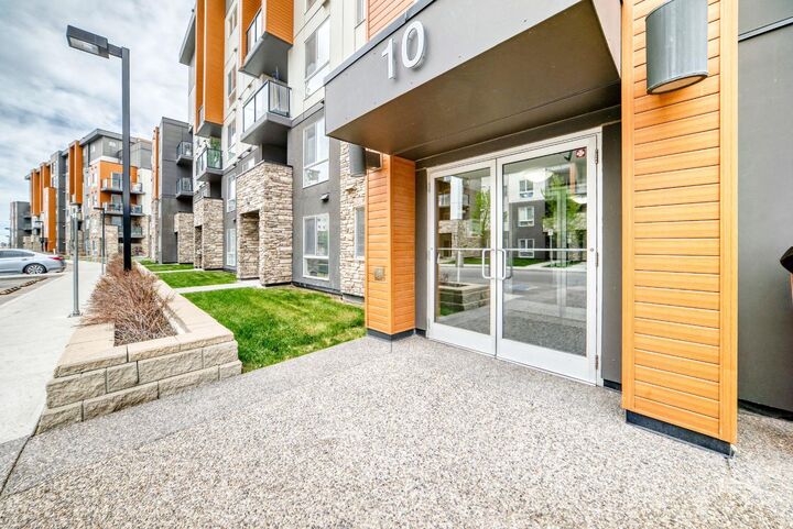 Property Photo:  10 Kincora Glen Park NW 707  AB T3R 1K1 