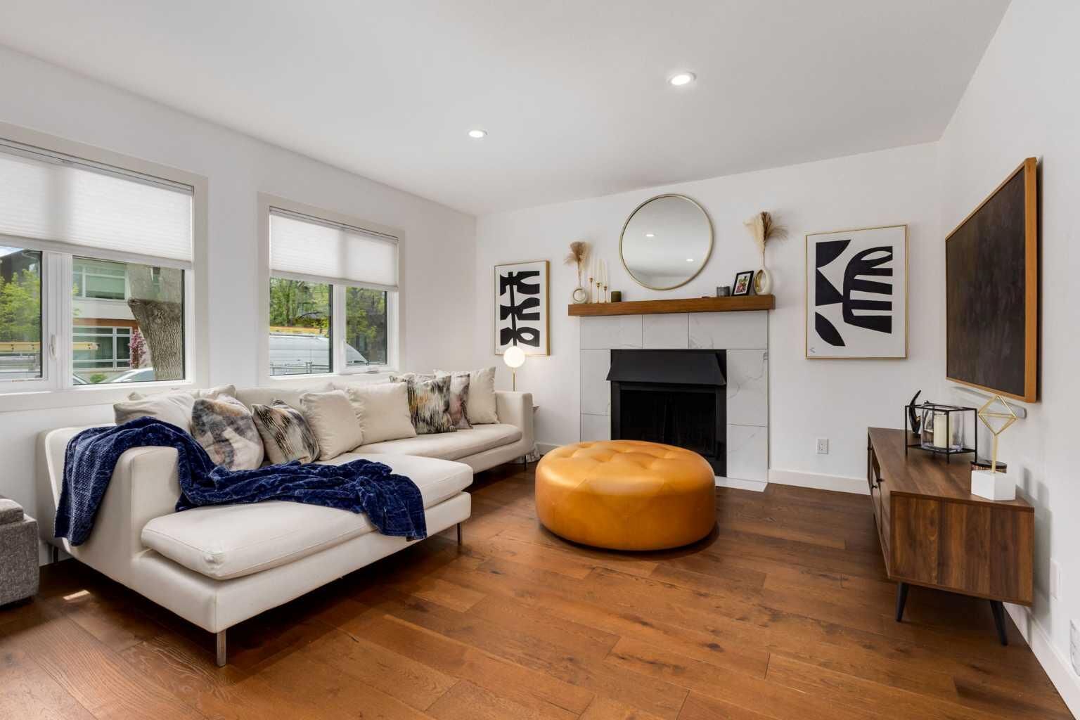 Property Photo:  2132 6 Avenue NW  AB T2N 0W7 