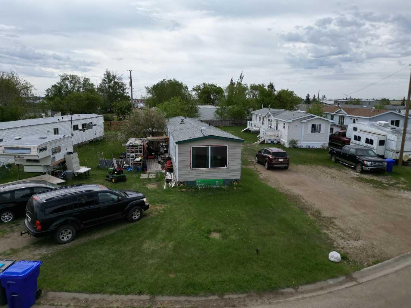 Property Photo:  4445 Park Cresent  AB T0C 1C0 