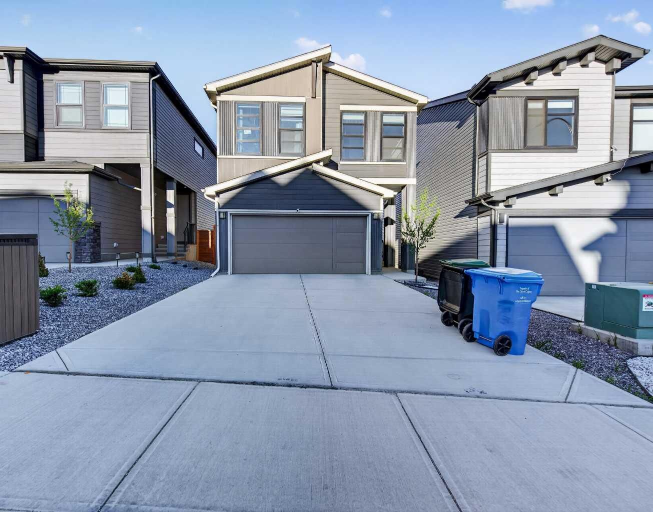 Property Photo: 36 Royston Rise NW AB T3L 0J2