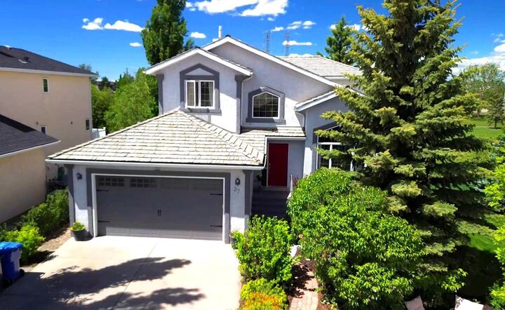 Property Photo: 37 Lakeside Greens Close AB T1X 1C2
