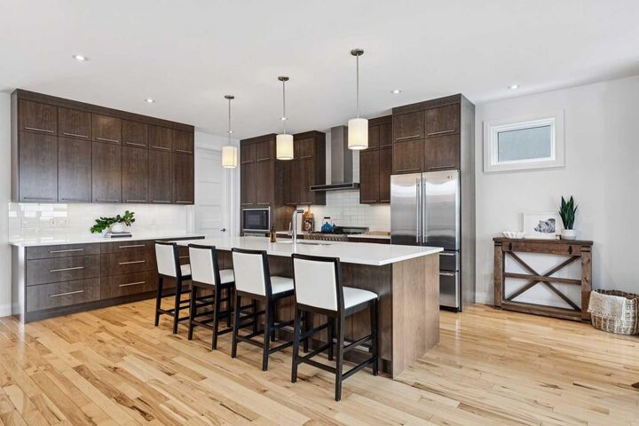 Property Photo:  2707 1 Avenue NW  AB T2N 0C7 