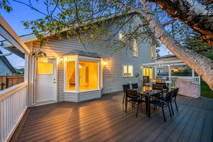 Property Photo: 39 Woodmont Way SW AB T2W 4L7