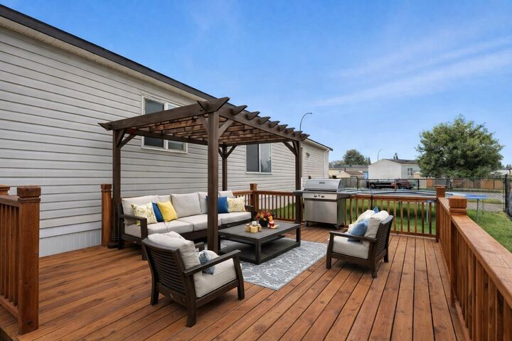 Property Photo: 113 Heritage Drive AB T1S 1M4