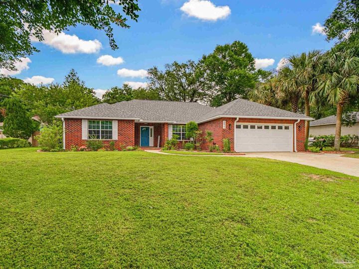 Property Photo:  6821 Cedar Lake Dr  FL 32526 
