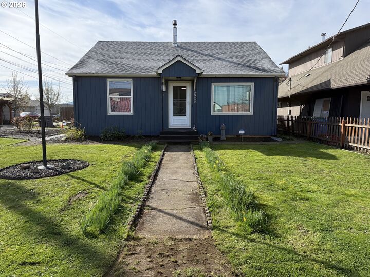 Property Photo: 2906 Elmira Rd OR 97402