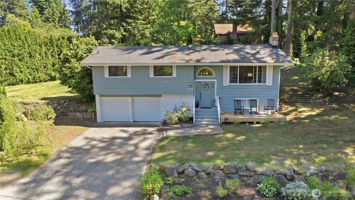 Property Photo: 18427 Homeview Drive WA 98026