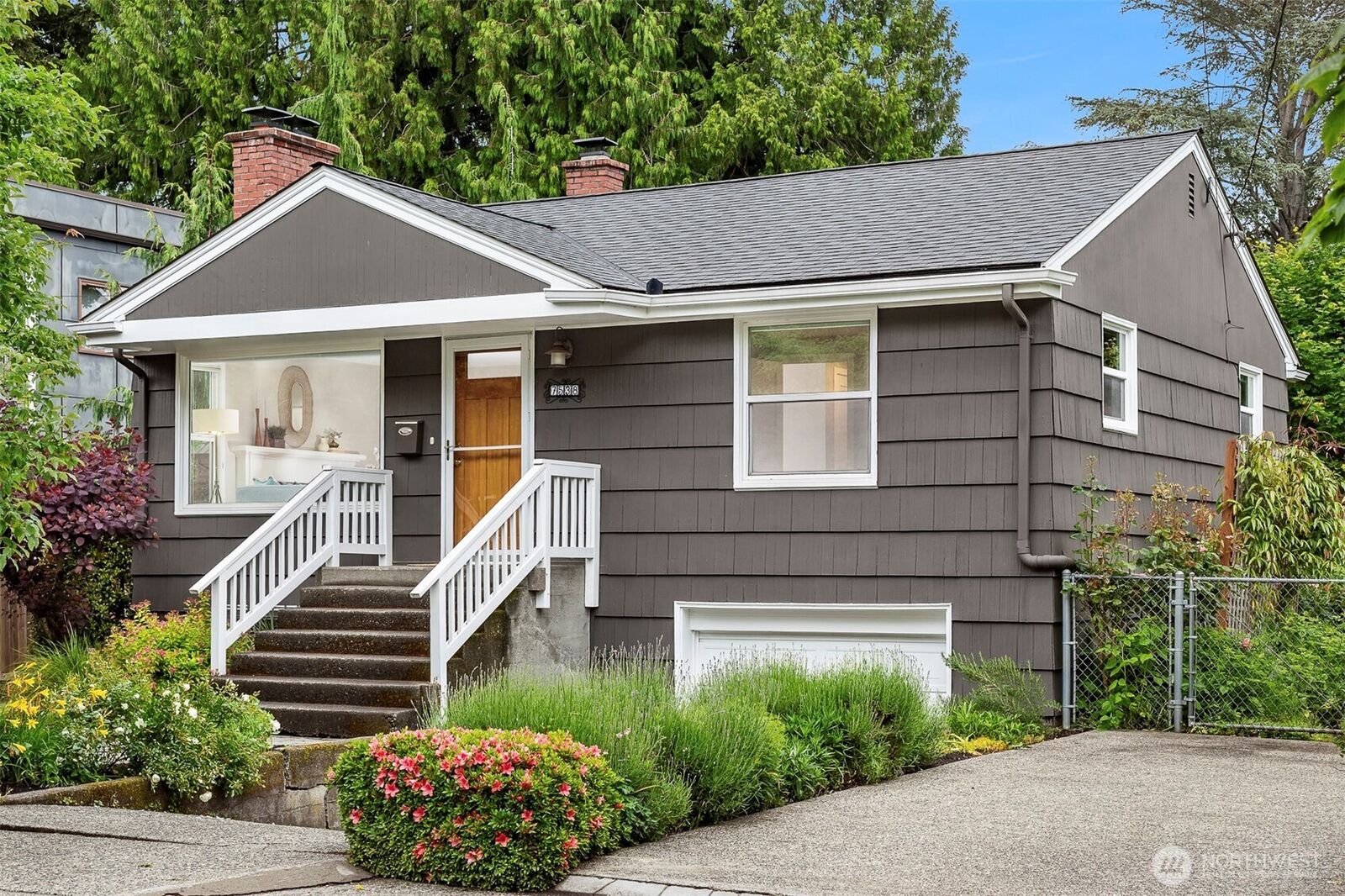 Property Photo:  7538  23rd Avenue NE  WA 98115 