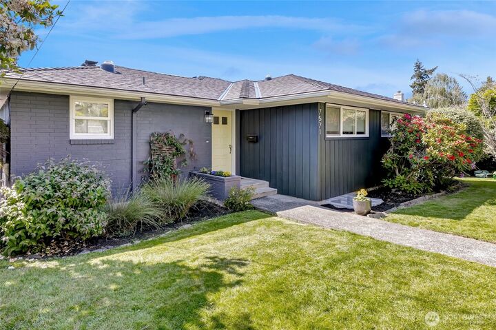 Property Photo:  7571  45th Avenue SW  WA 98136 