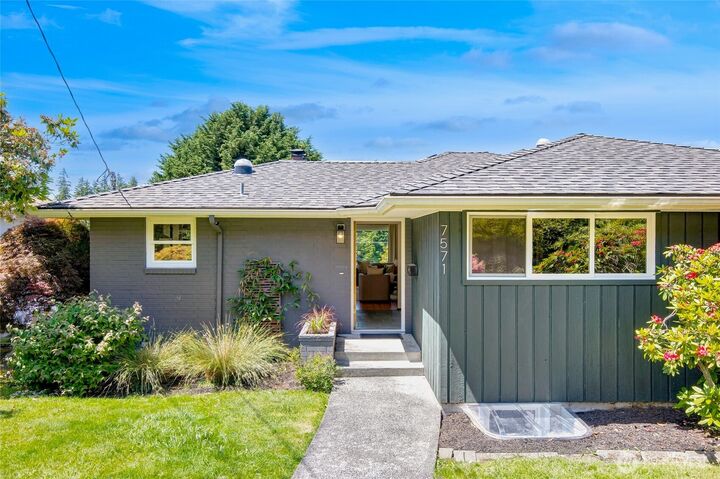 Property Photo:  7571  45th Avenue SW  WA 98136 