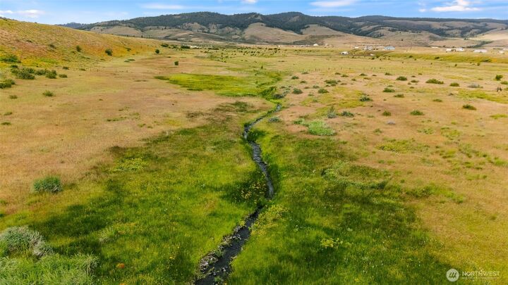 Property Photo:  1  Tomahawk Lane  WA 98926 