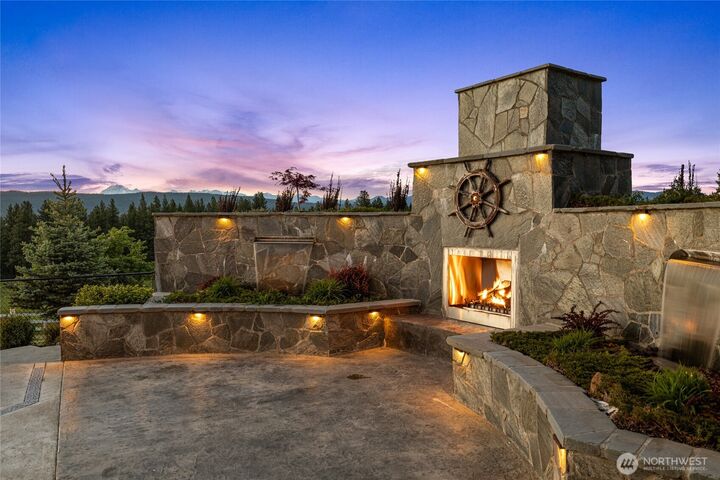 Property Photo: 6521 Upper Peoh Point Road WA 98922