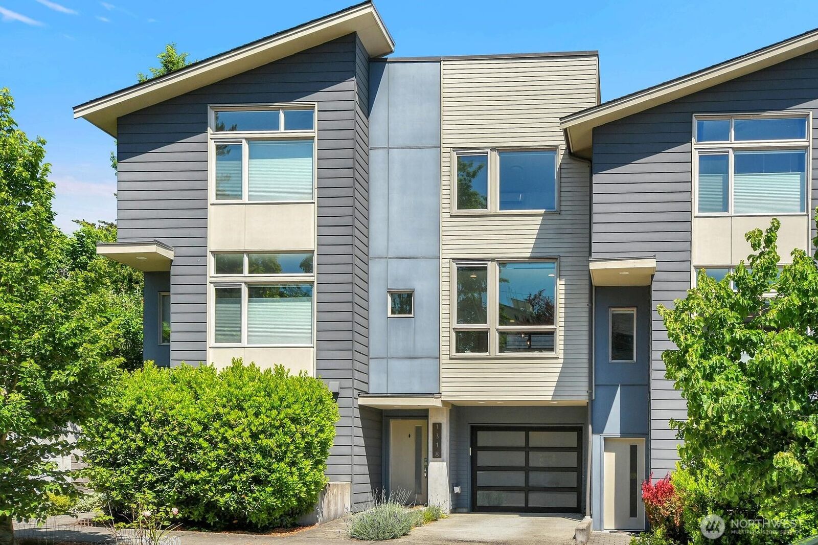Property Photo: 1318 S Atlantic Street WA 98144