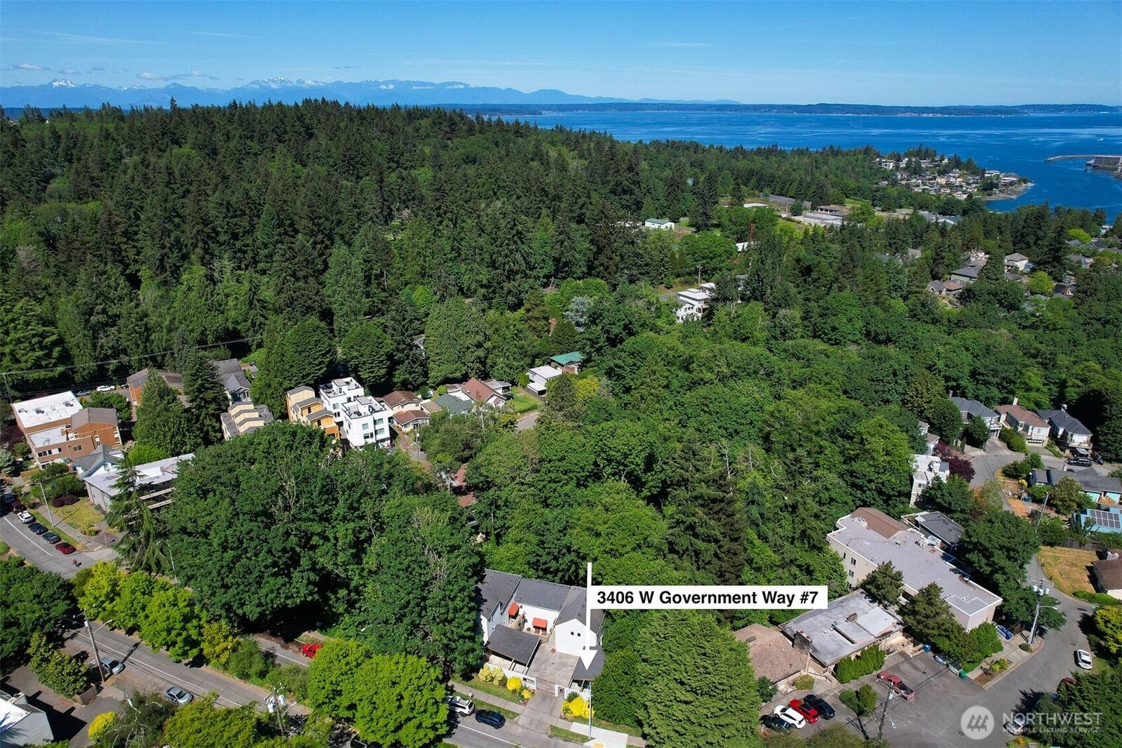 Property Photo:  3406 W Government Way 7  WA 98199 
