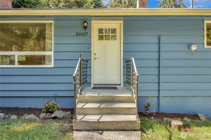 Property Photo:  20627  7th Avenue S  WA 98198 