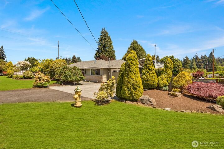 Property Photo:  22817  75th Avenue W  WA 98026 