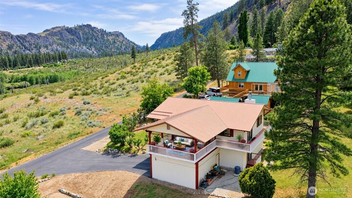 Property Photo:  81  Golf Course Drive  WA 98846 