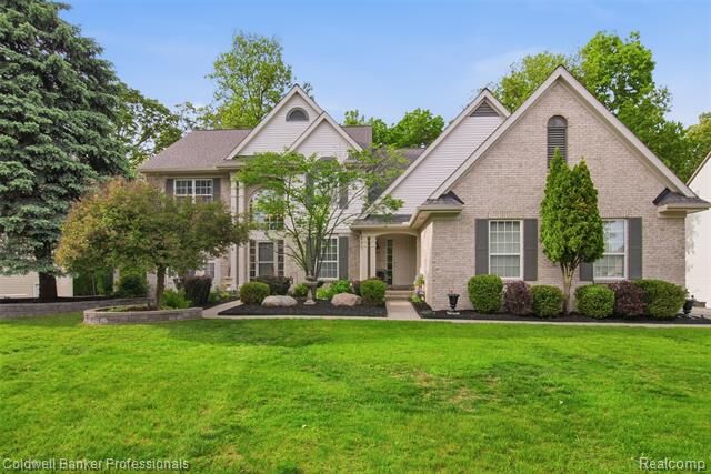 Property Photo:  2891 Greenbrooke Lane  MI 48324 