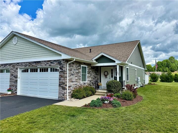 Property Photo:  107 Bella Vista Circle 107  RI 02859 