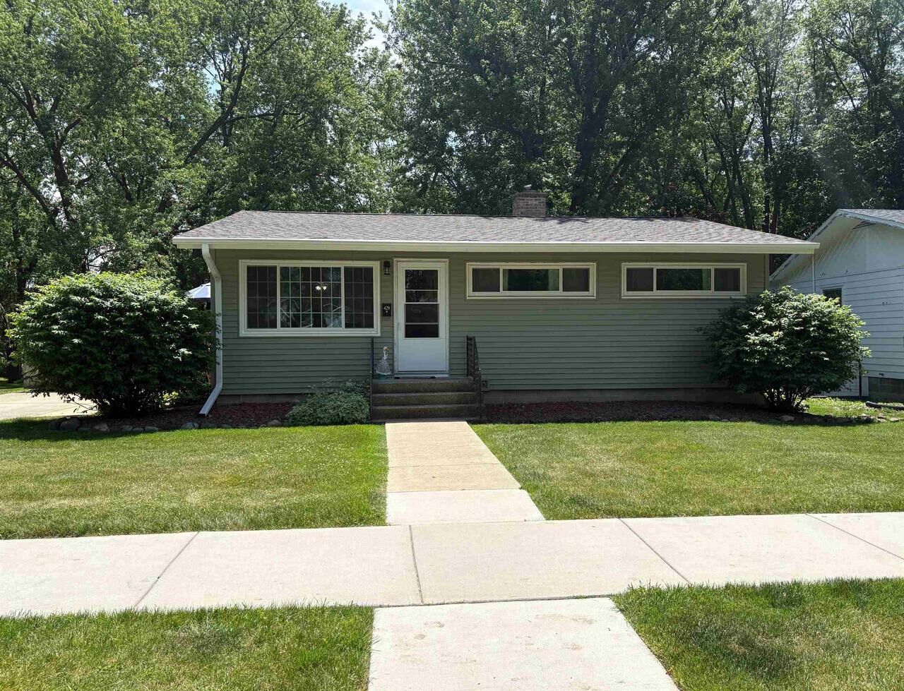 Property Photo:  429 W Main Street  WI 53536 