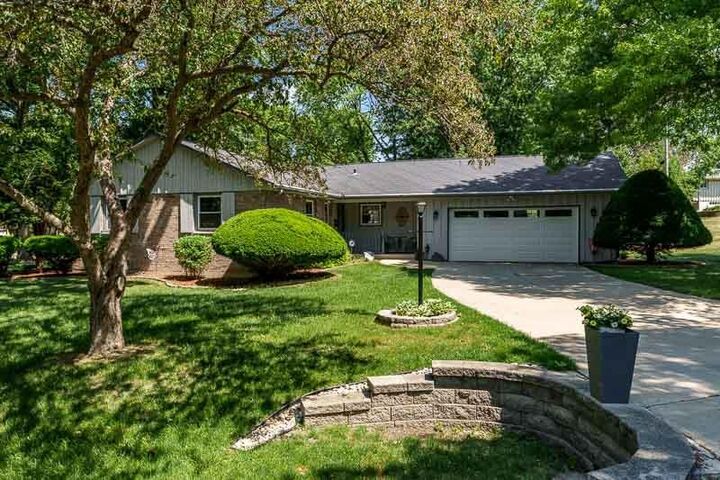 Property Photo:  807 E Holiday Drive  WI 53511 