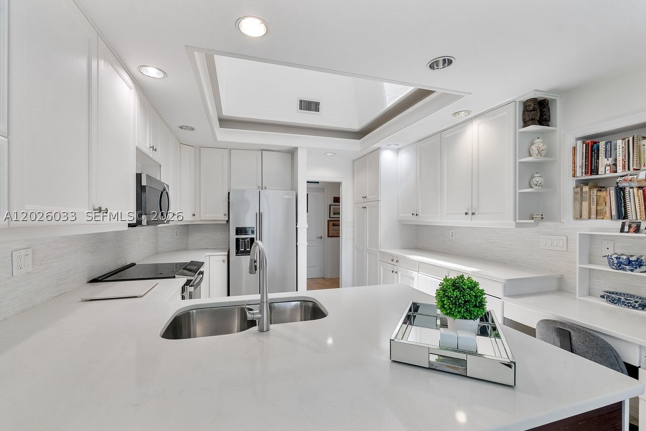 Property Photo:  10411 SE Terrapin Place 203  FL 33469 
