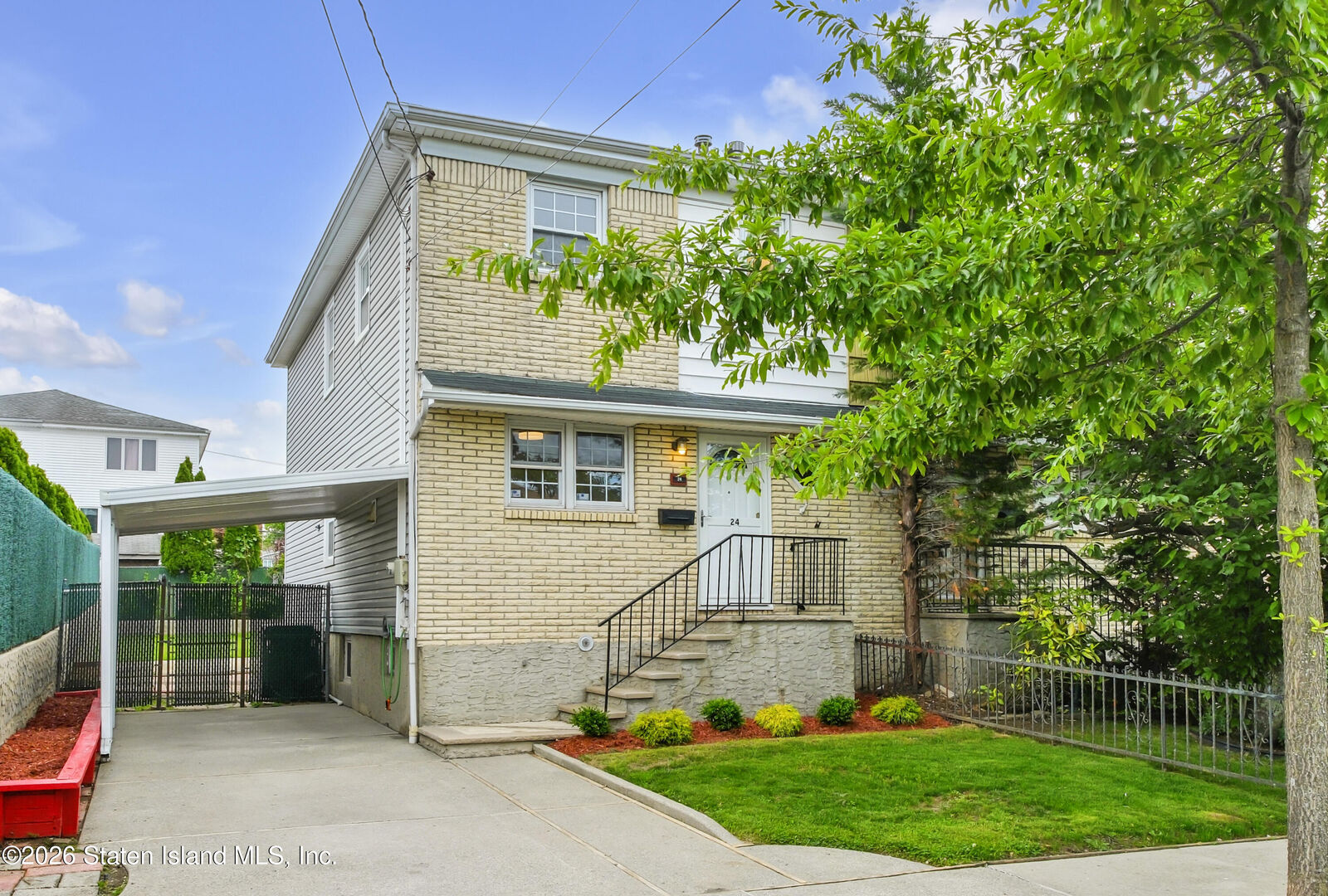 Property Photo:  24 Park Street  NY 10306 