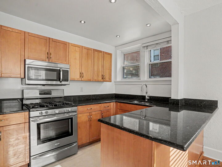 Property Photo:  77 Glenbrook Road 101  CT 06902 