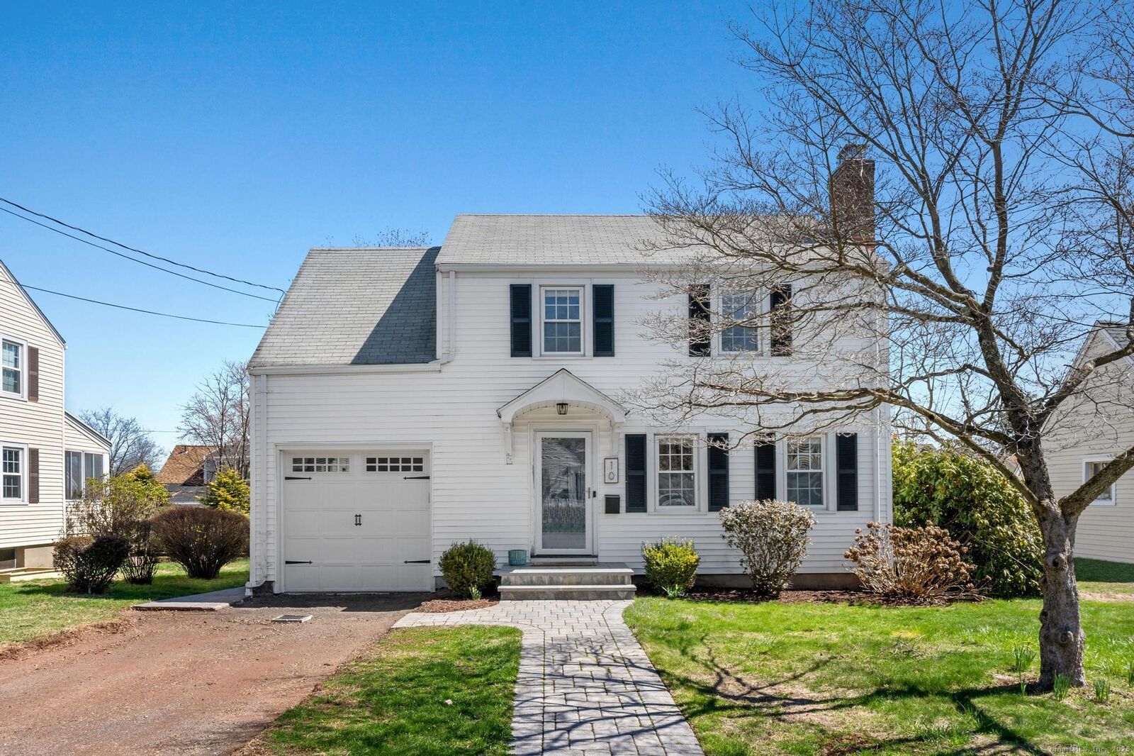 Property Photo:  10 Greenacres Avenue  CT 06107 