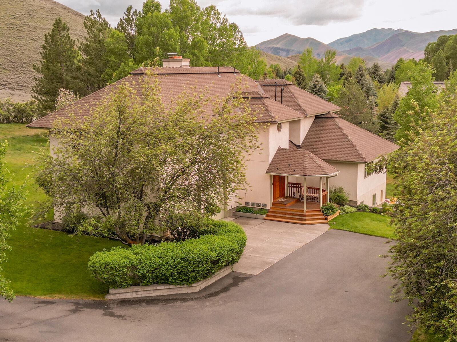 Property Photo:  293 Indian Creek Rd  ID 83333 