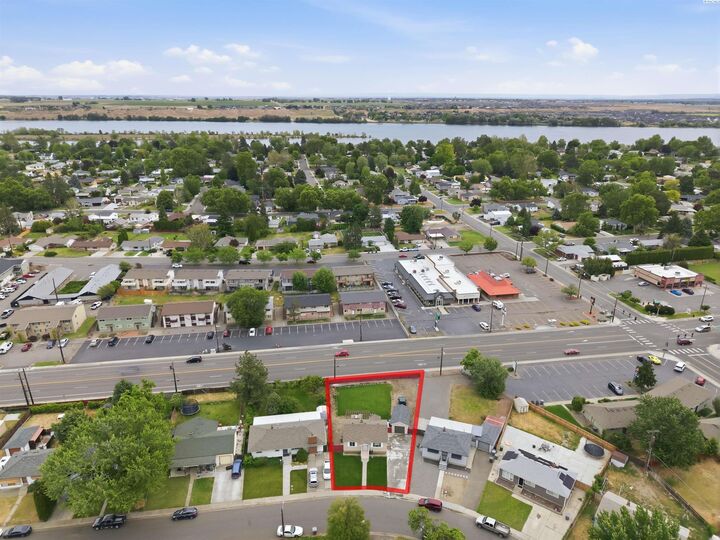 Property Photo:  1910 Everest Ave  WA 99354 