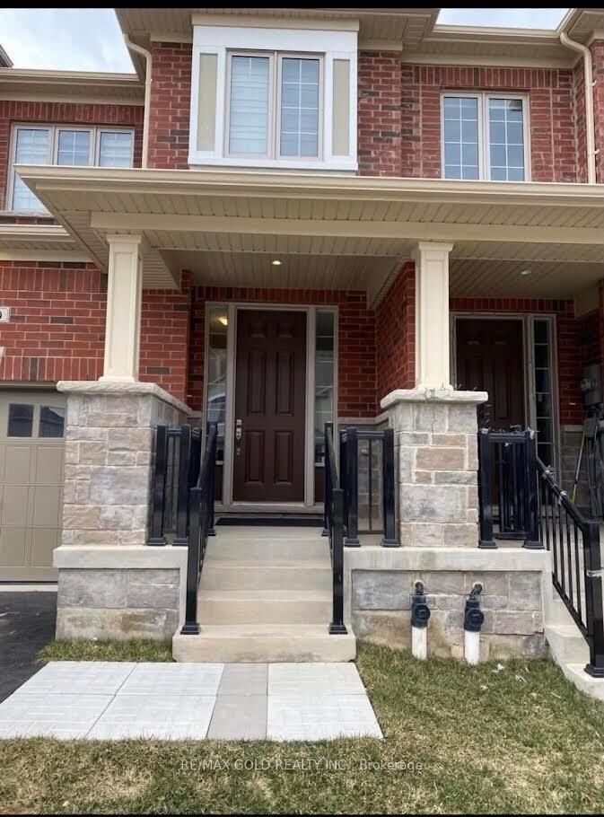 Property Photo: 90 Grassbourne Avenue ON N2R 0S5