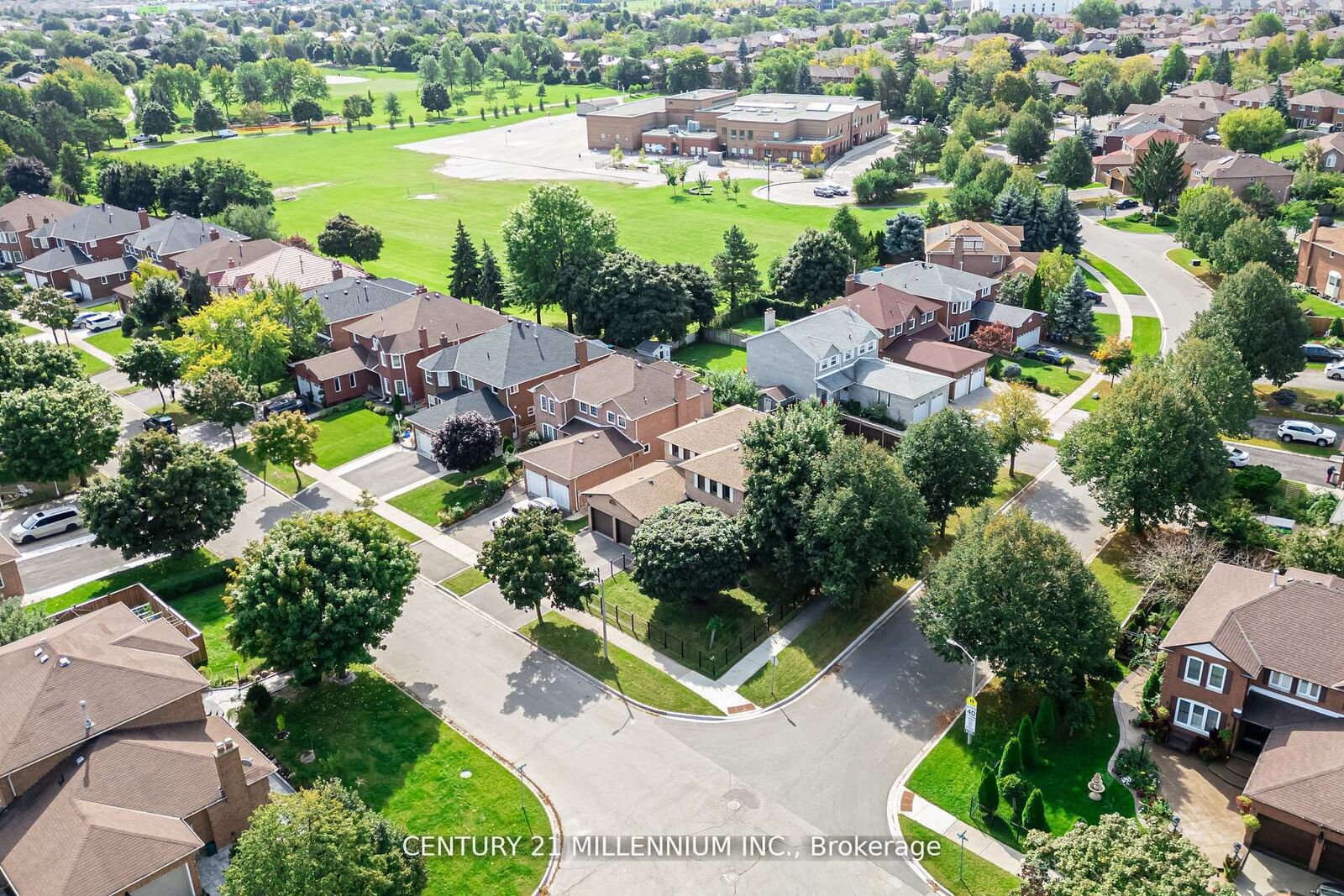 Property Photo:  10 Phelps Drive  ON L6X 3V5 