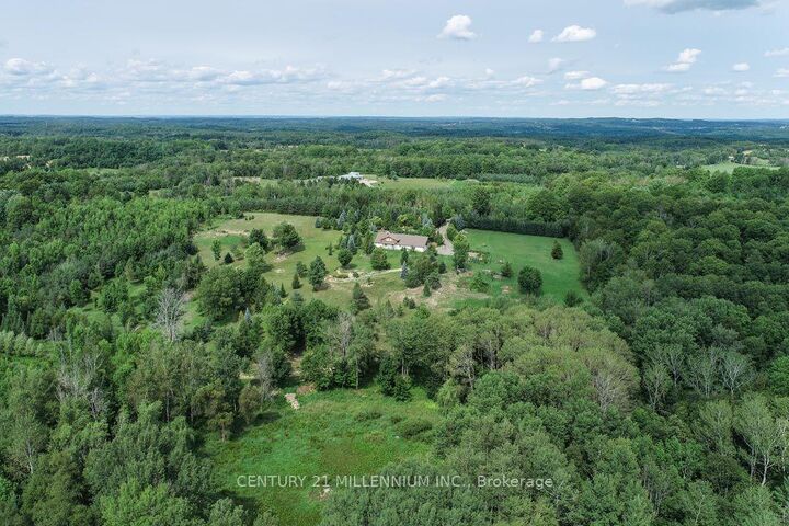 Photo de la propriété:  17218 Innis Lake Road  ON L7K 2K6 