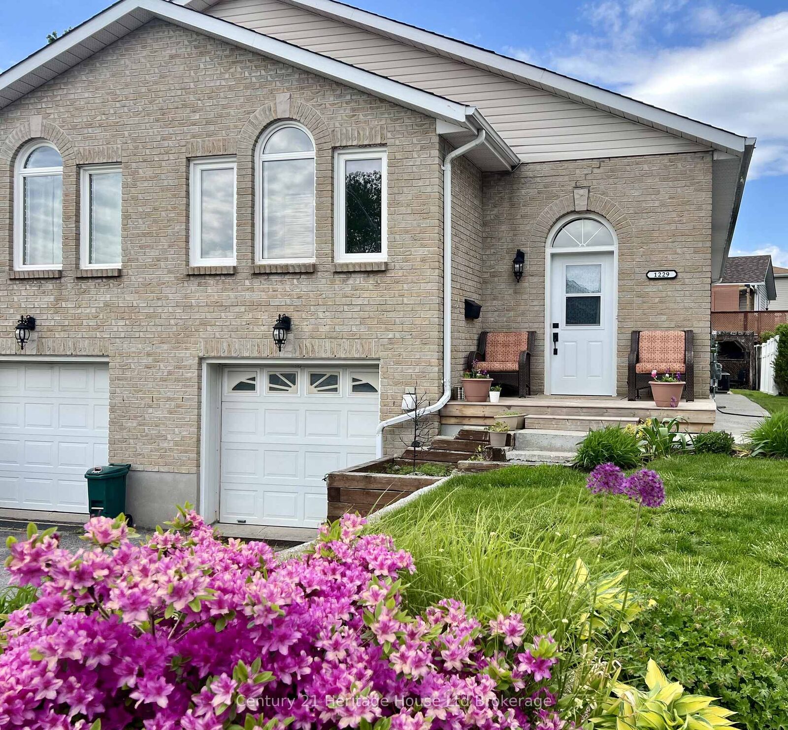 Property Photo:  1229 Brackenwood Crescent  ON K7P 2W4 