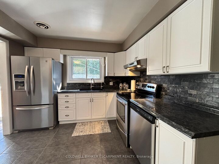 Property Photo: 40 Strathmere Place ON N1H 5L8