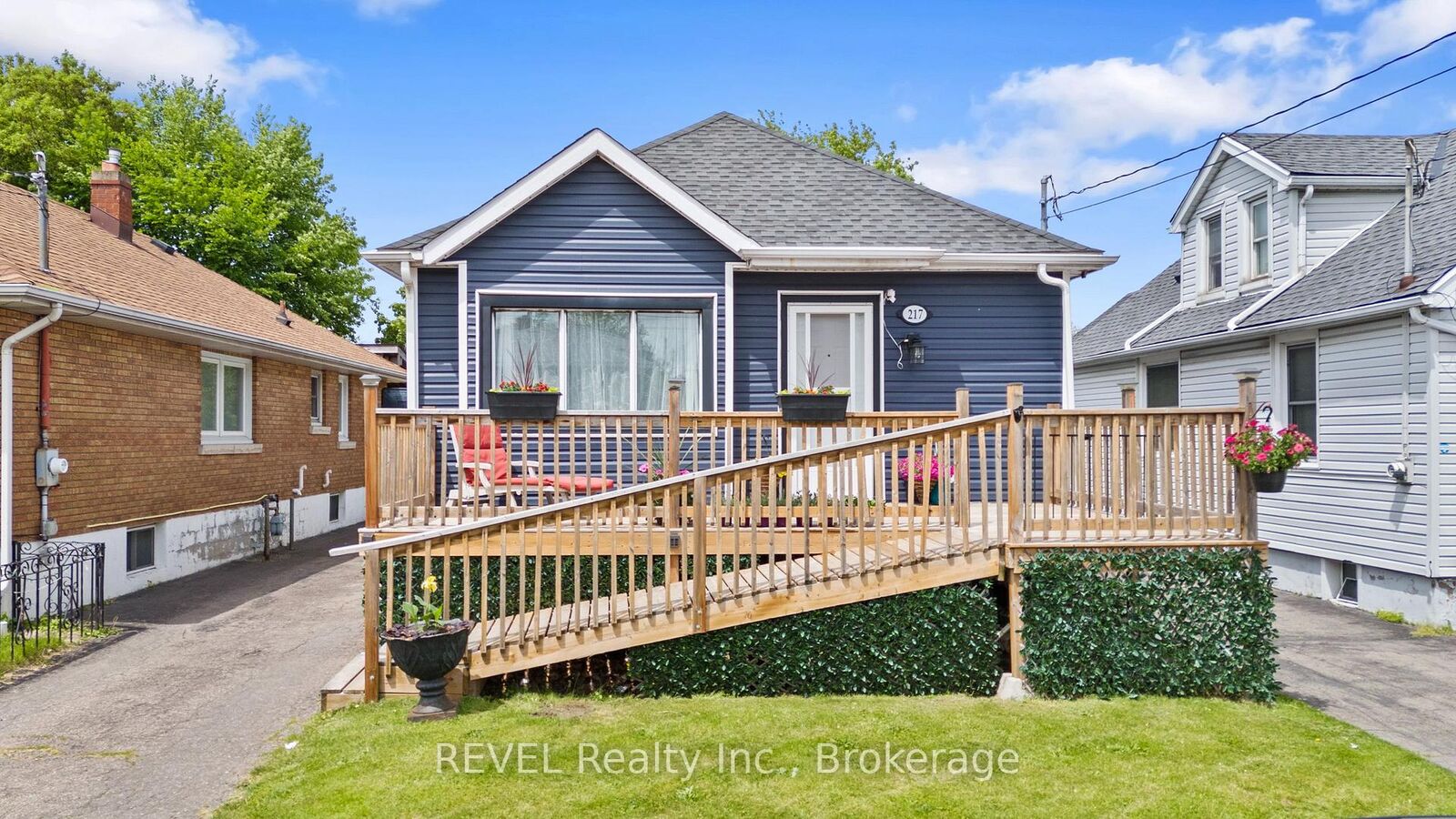 Property Photo: 217 Niagara Street N ON L2M 4V3