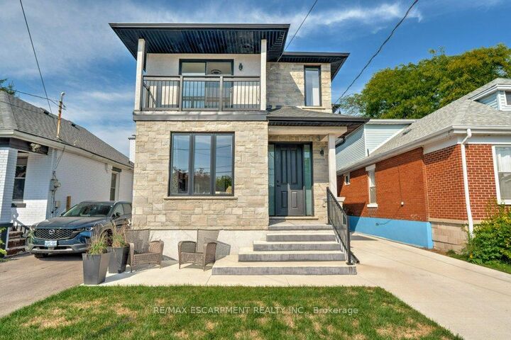 Property Photo: 38 East 16th Street ON L9A 4H9