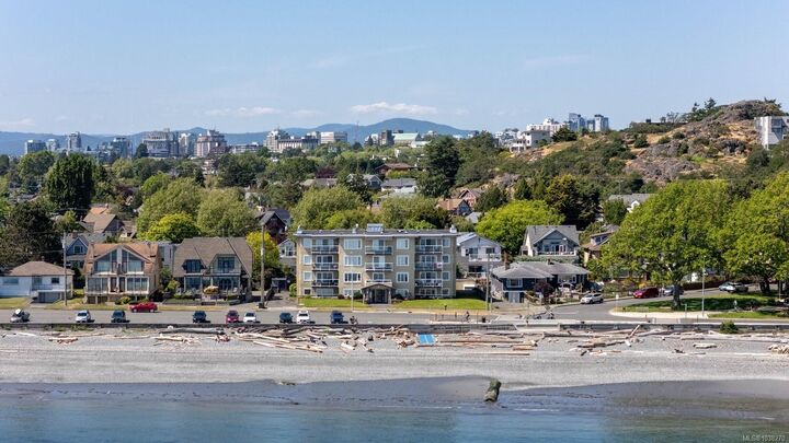 Property Photo: 1540 Dallas Rd #202 BC V8S 1A3