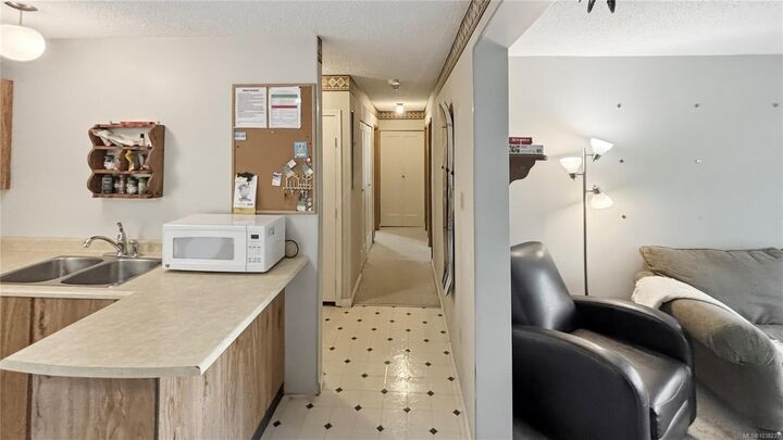 Property Photo: 695 Castle Crag Cres #106 BC V9J 1L0