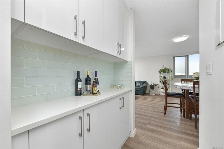Property Photo: 327 Maitland St #1101 BC V9A 7G7