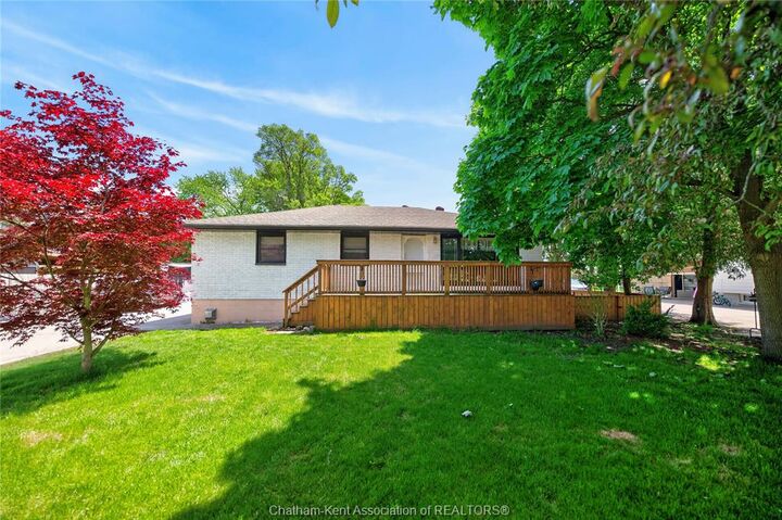 944 McNaughton Avenue — photo 1